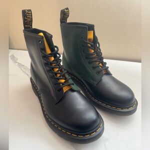 RARE* 1460 CONTRAST SMOOTH LEATHER LACE UP BOOTS DR MARTENS, LIMITED EDITION